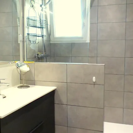 Appartement T3 With Balcony - Near